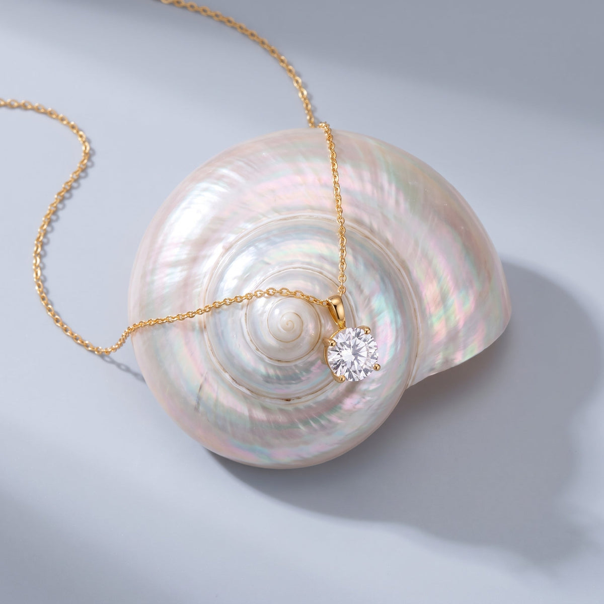 Eléonore Elegant Zircon Pendant Necklace