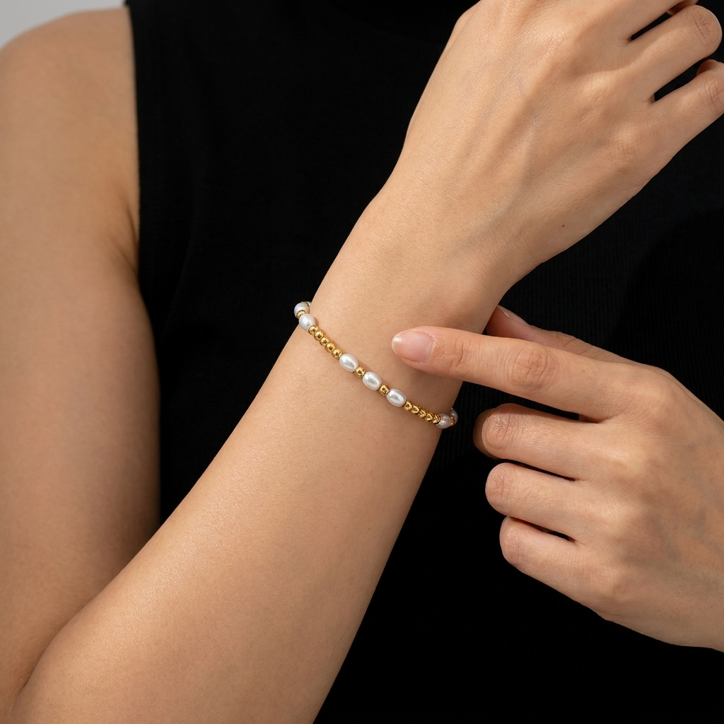 Chloe Beads & Pearls Bracelet with luminous pearl accents