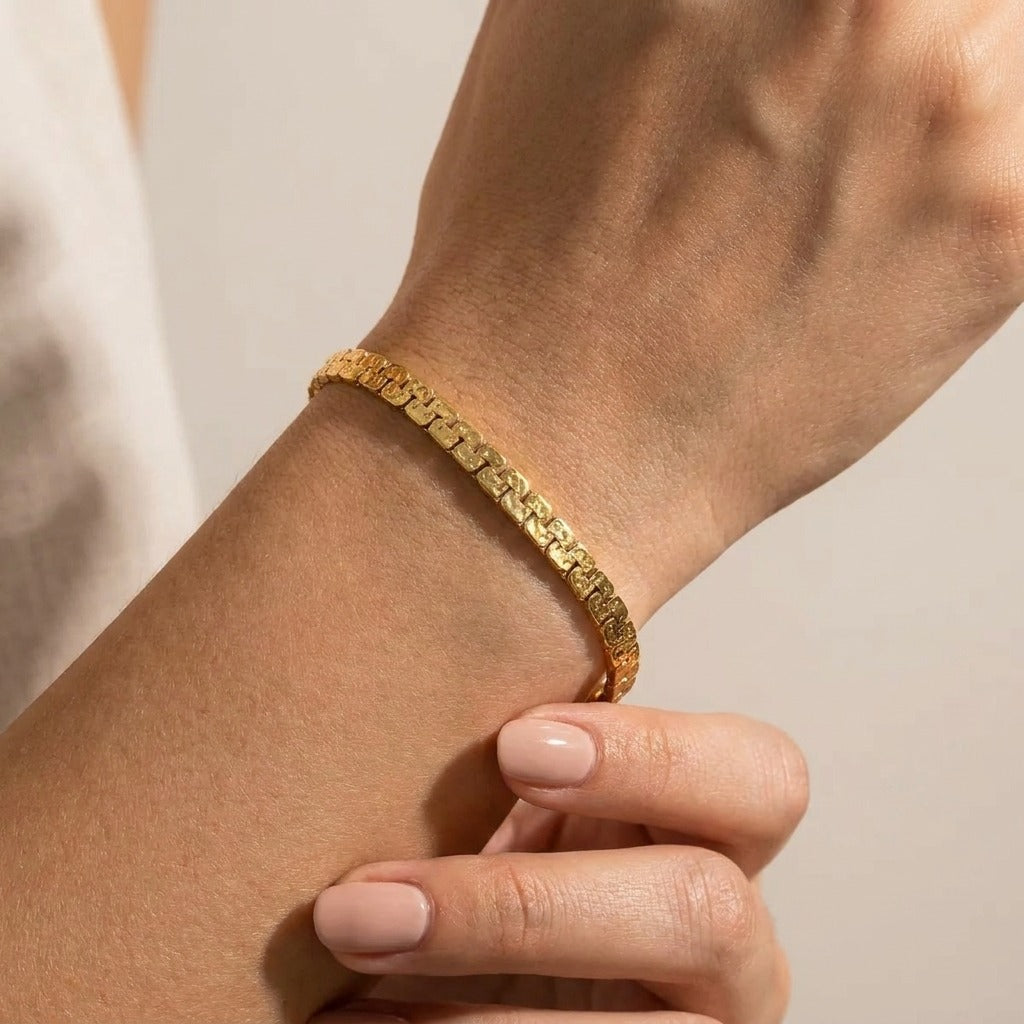 Emma Link Gold Bracelet in 18K Gold Finish