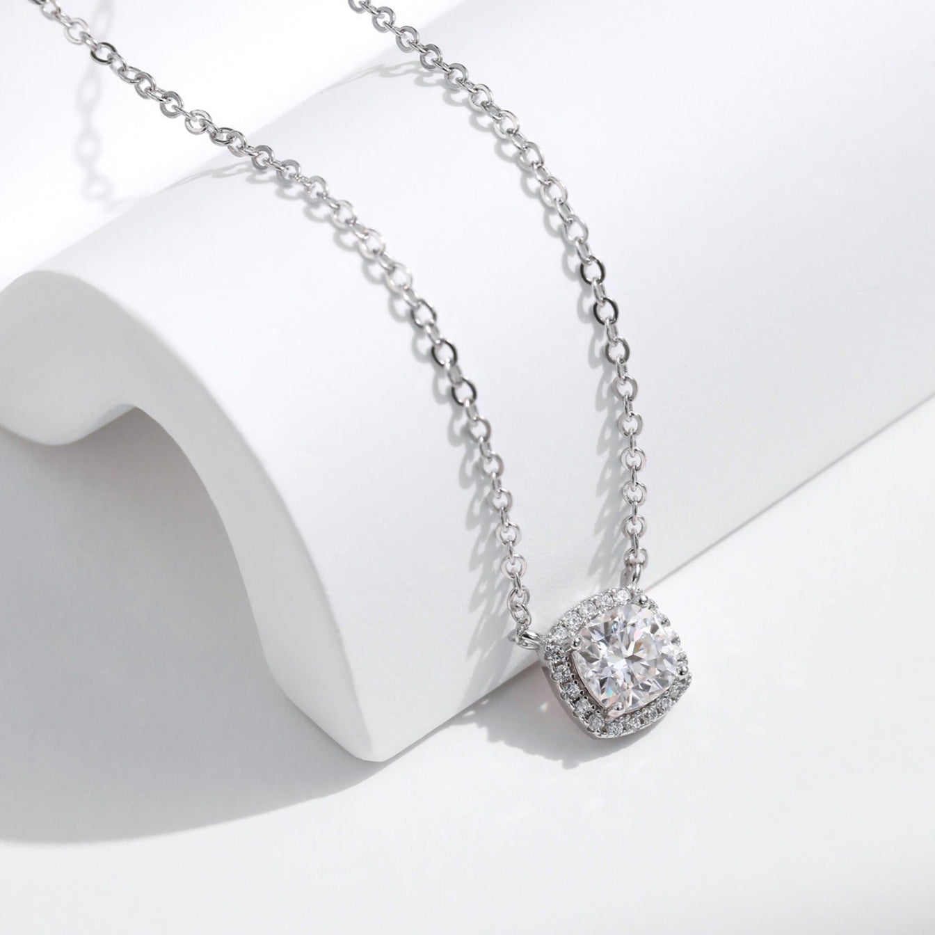 Olivia Escouade Halo Necklace