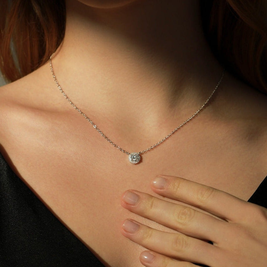 Olivia Cercle Halo Necklace