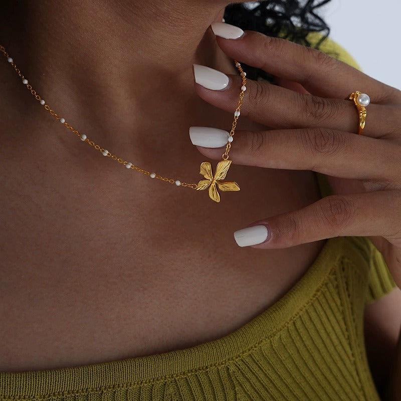 Florencia Flower Necklace
