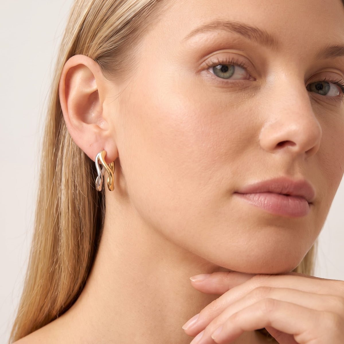 Two-Tone Double Wave Hoops