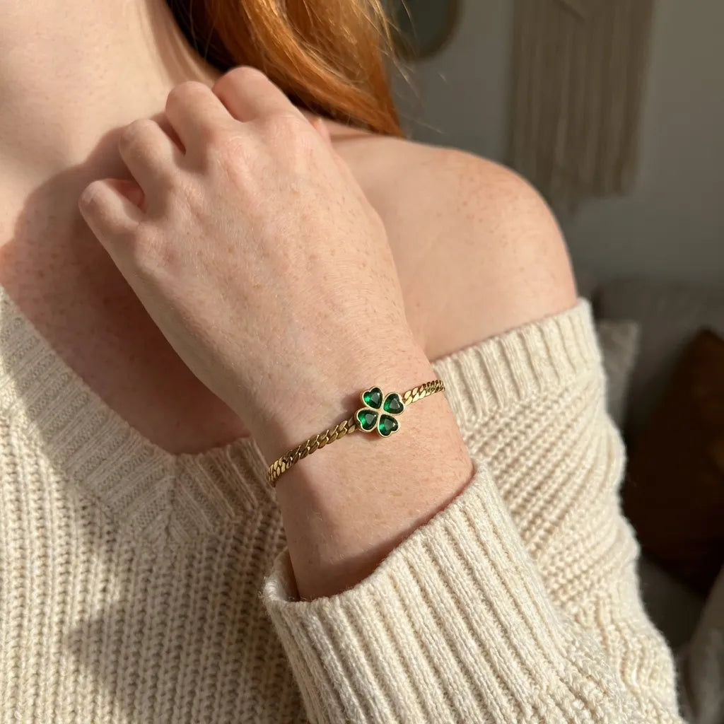 Cara Emerald Clover Bracelet