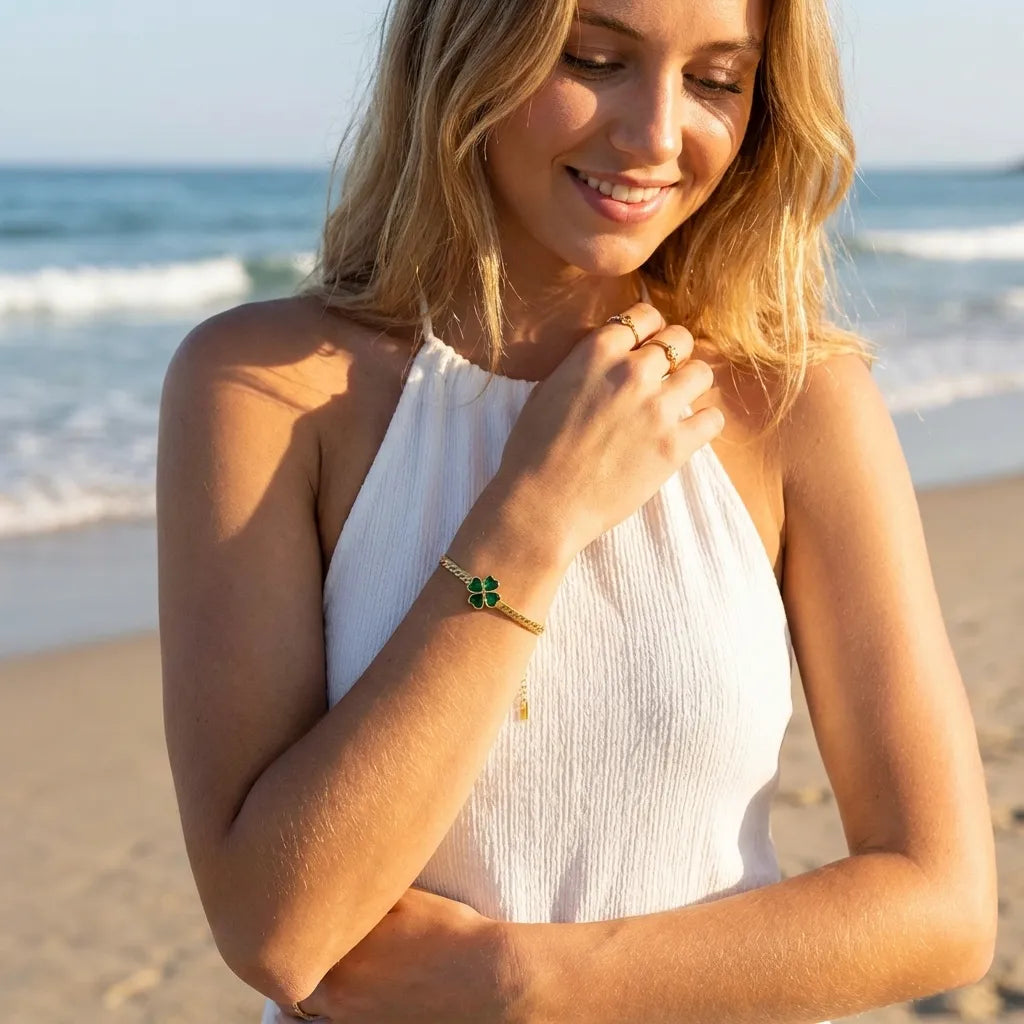Cara Emerald Clover Bracelet