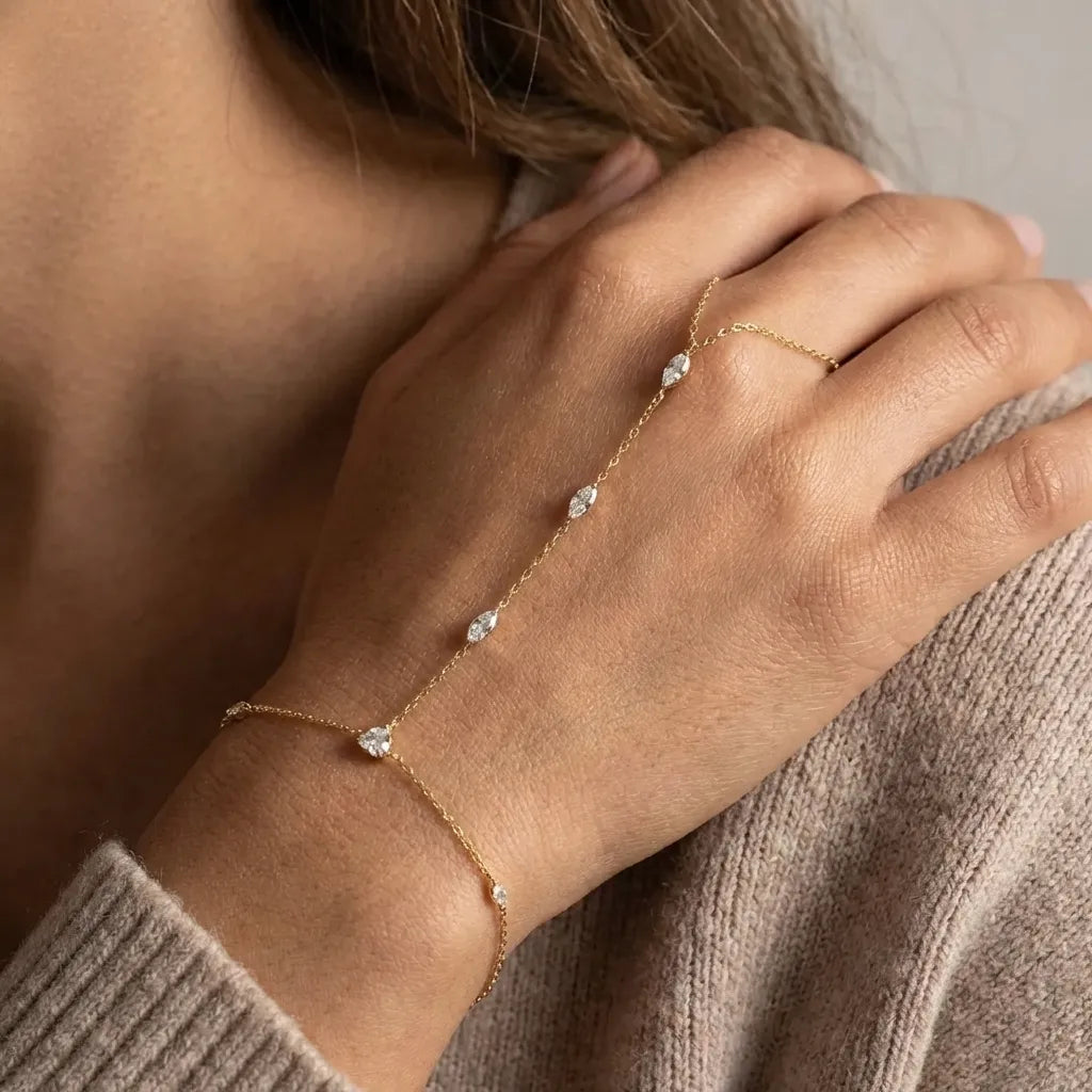 Amélie Crystal Hand Chain