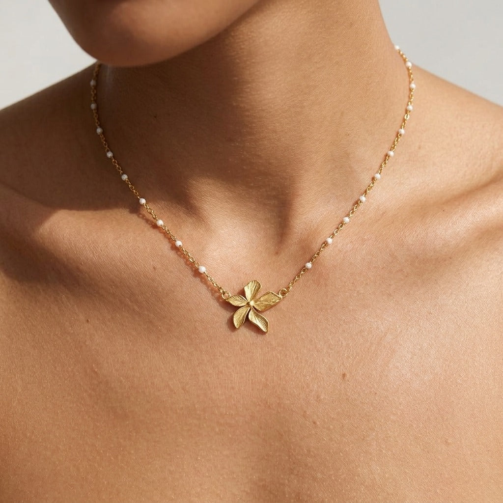 Florencia Flower Necklace