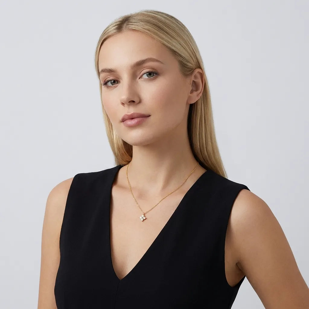 Emma Clover Pedant Necklace