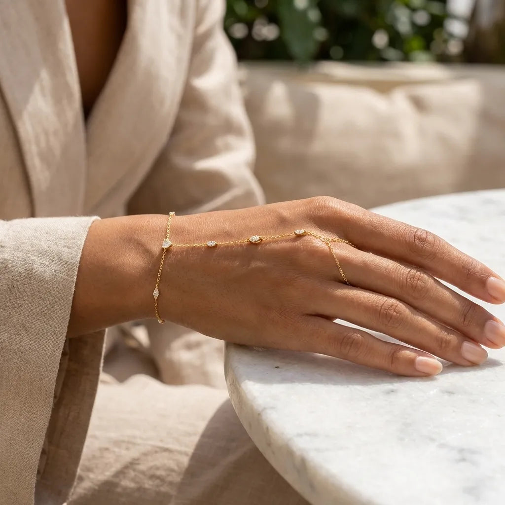 Amélie Crystal Hand Chain