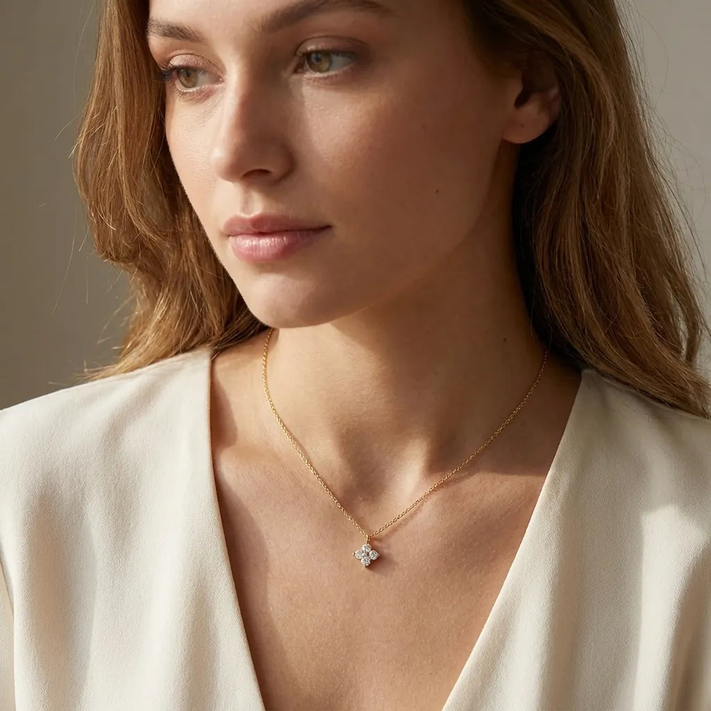 Emma Clover Pedant Necklace