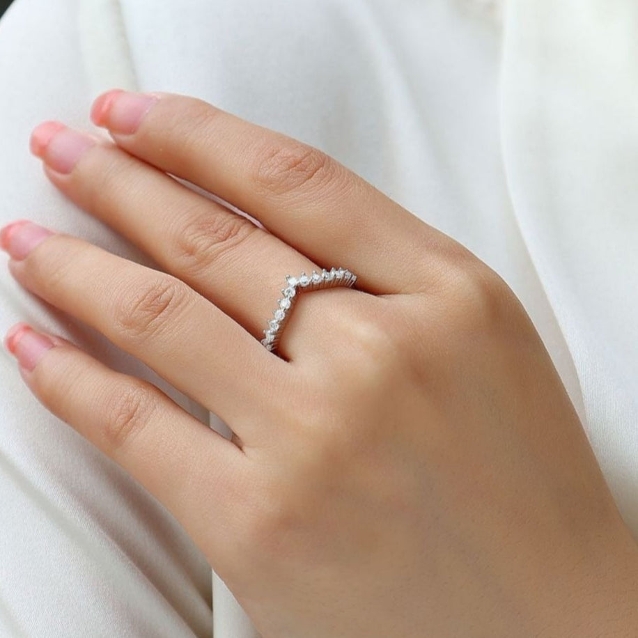 Lydia V-Crystal Ring