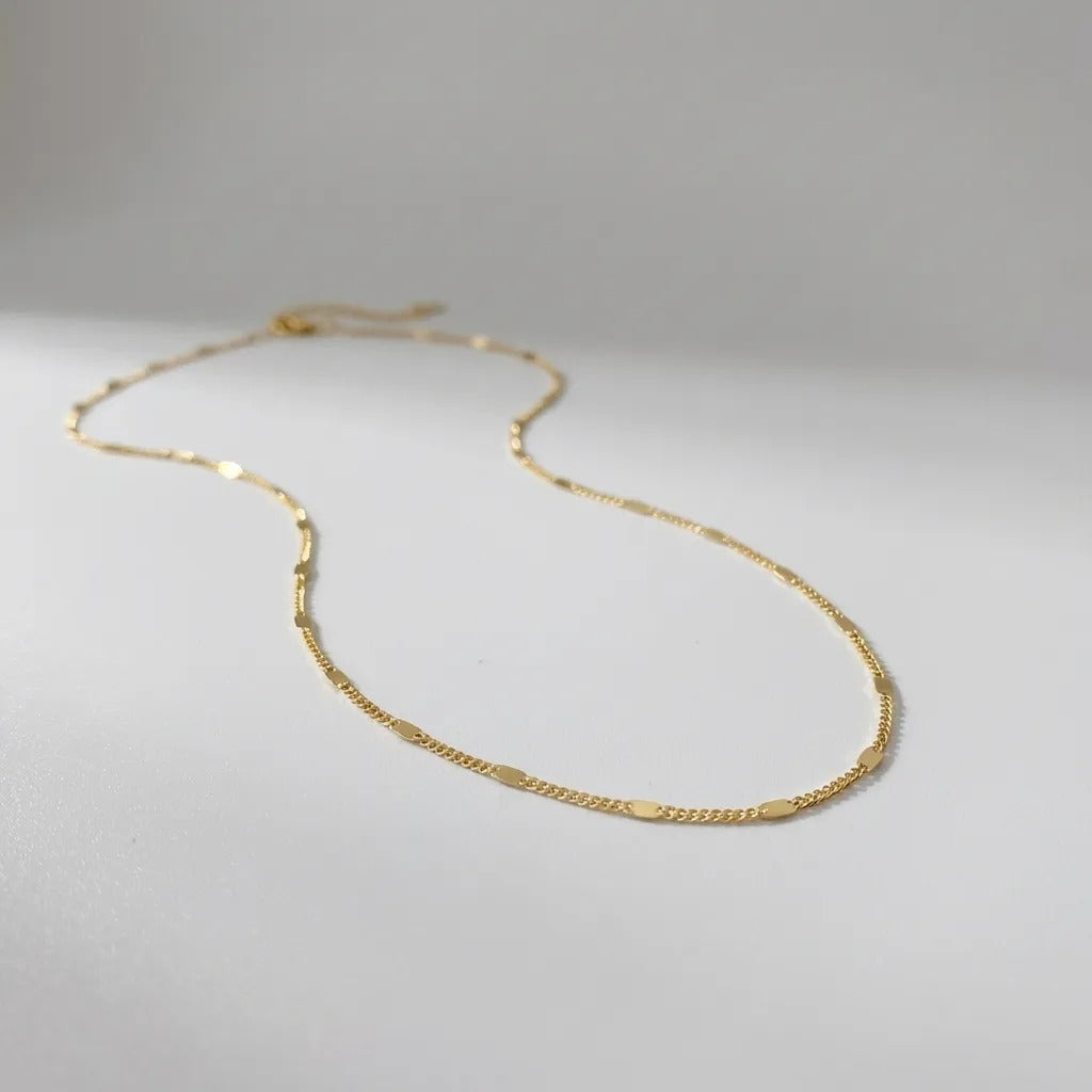Aria Gold Dot Necklace