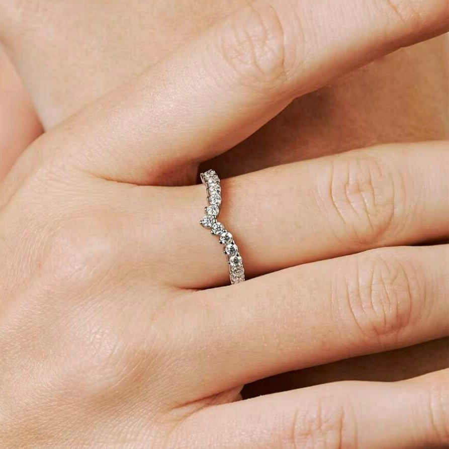 Lydia V-Crystal Ring