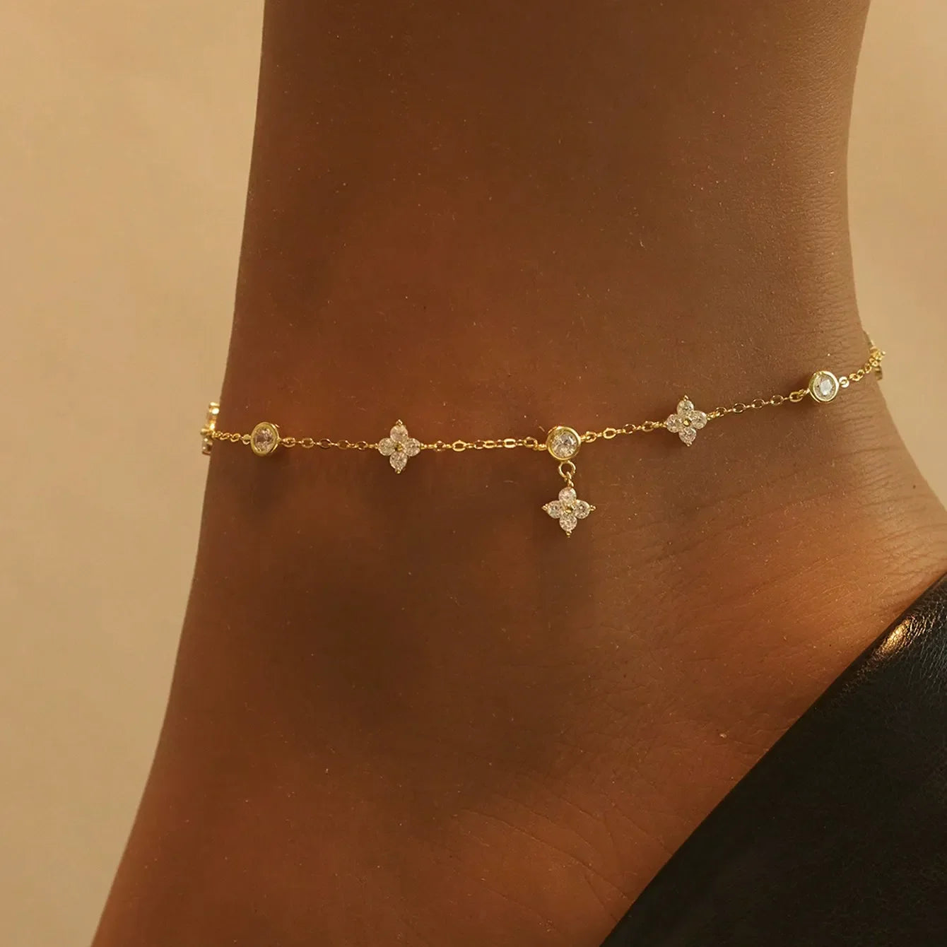 Elodie Crystal Clover Anklet