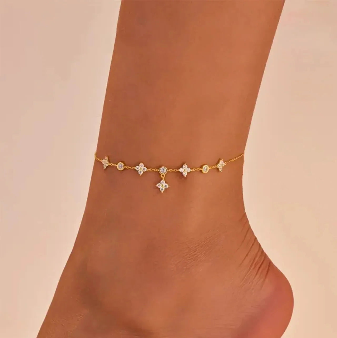 Elodie Crystal Clover Anklet