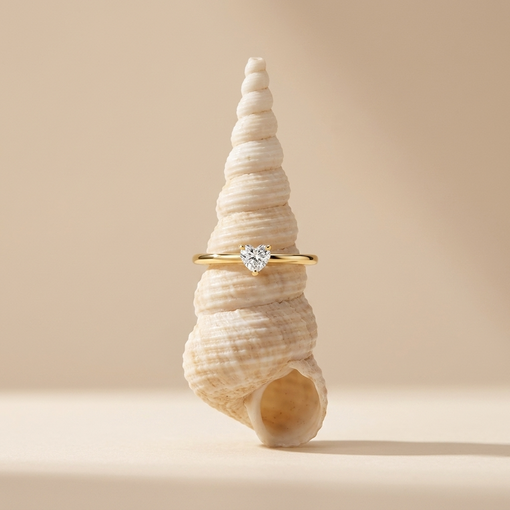 Léa Crystal Heart Ring with Premium Zircon Stones