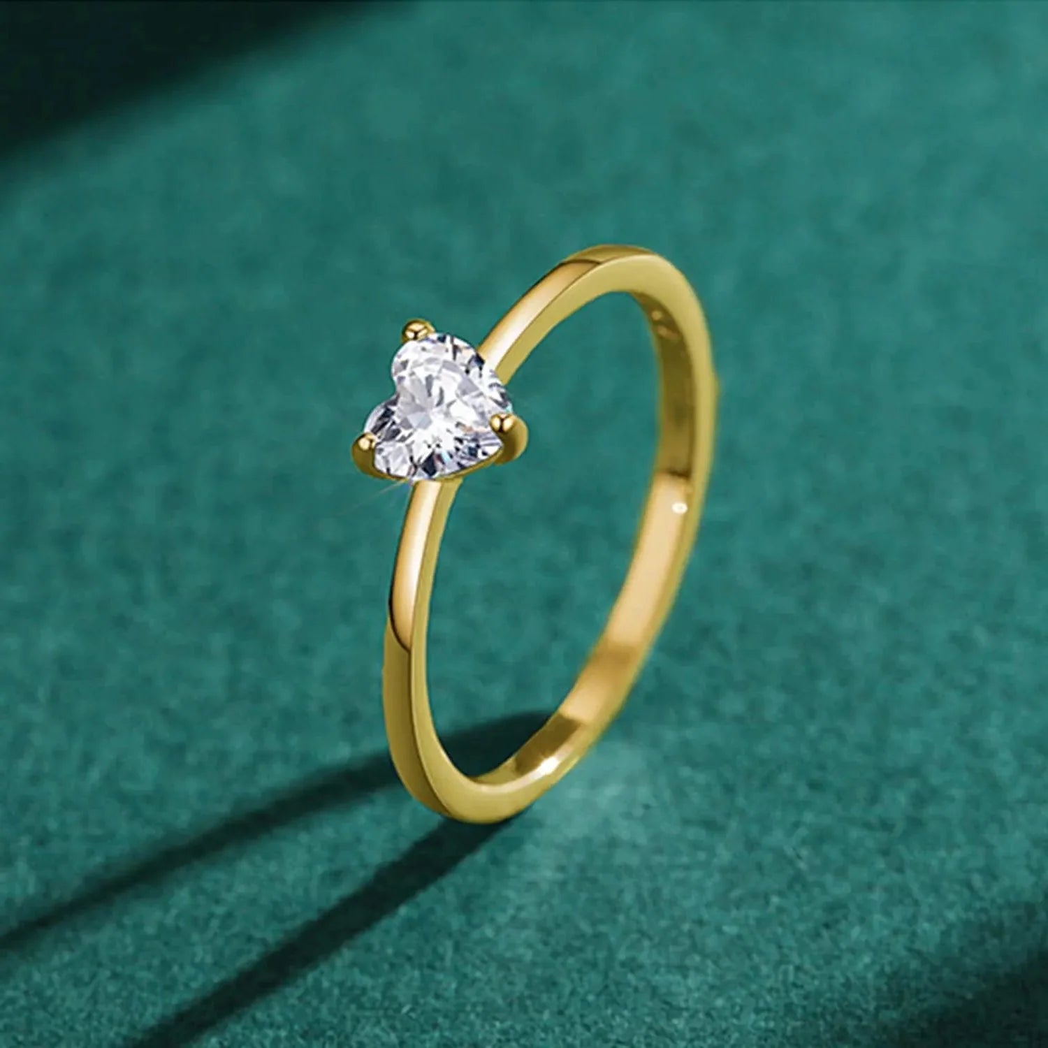 Léa Crystal Heart Ring with Premium Zircon Stones