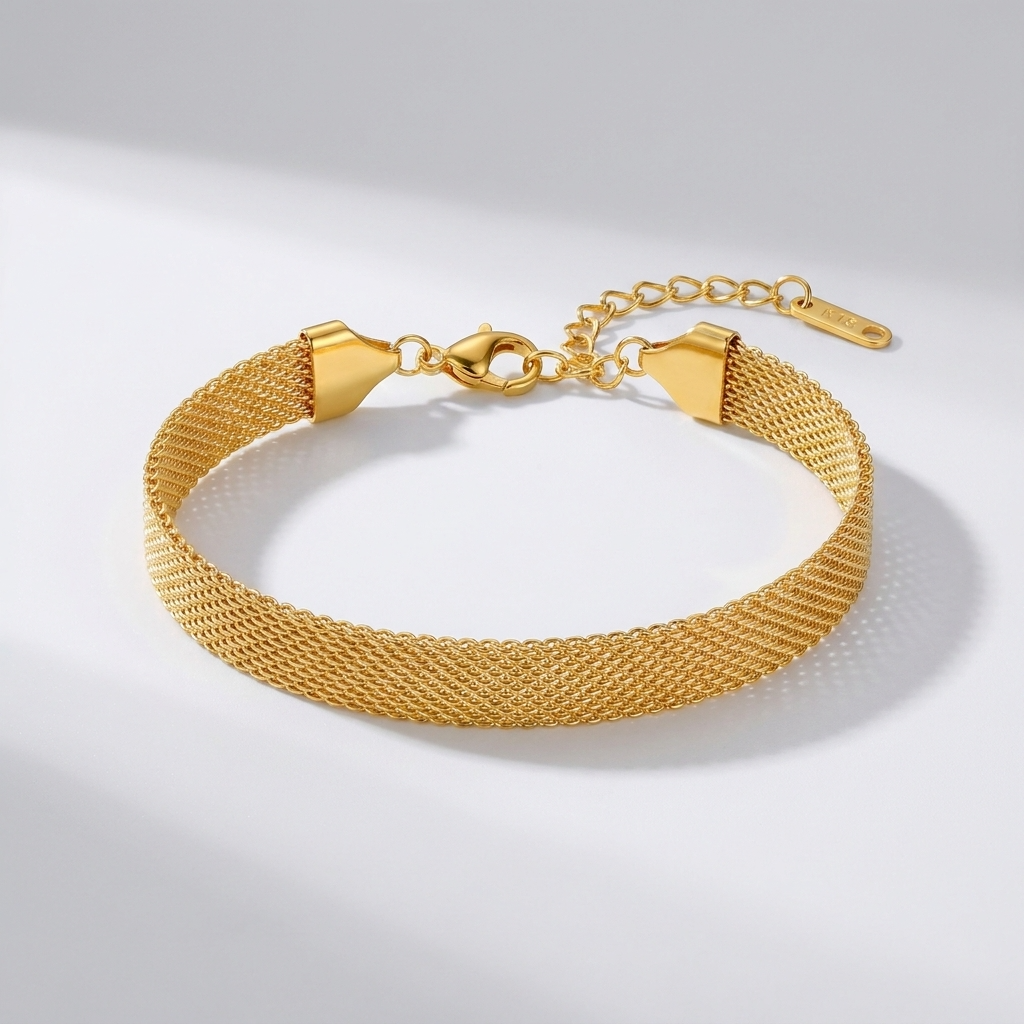 Élise Gold Mesh Bracelet in 18K Gold Finish