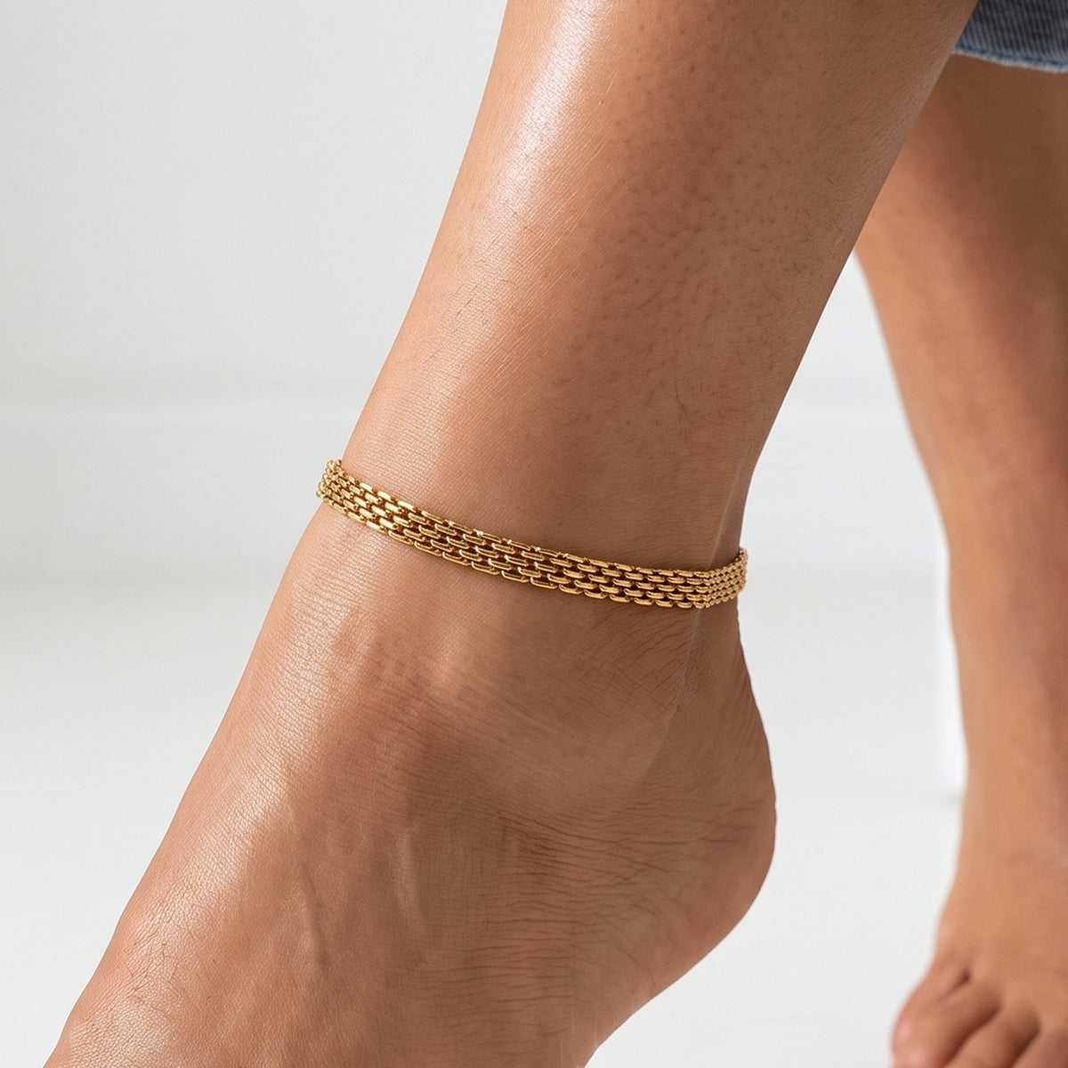 Close-up of the Milano Mesh Anklet worn on the ankle