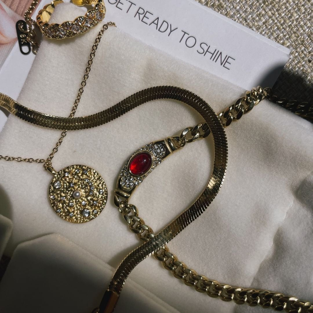 Lora Vintage Gold Necklace