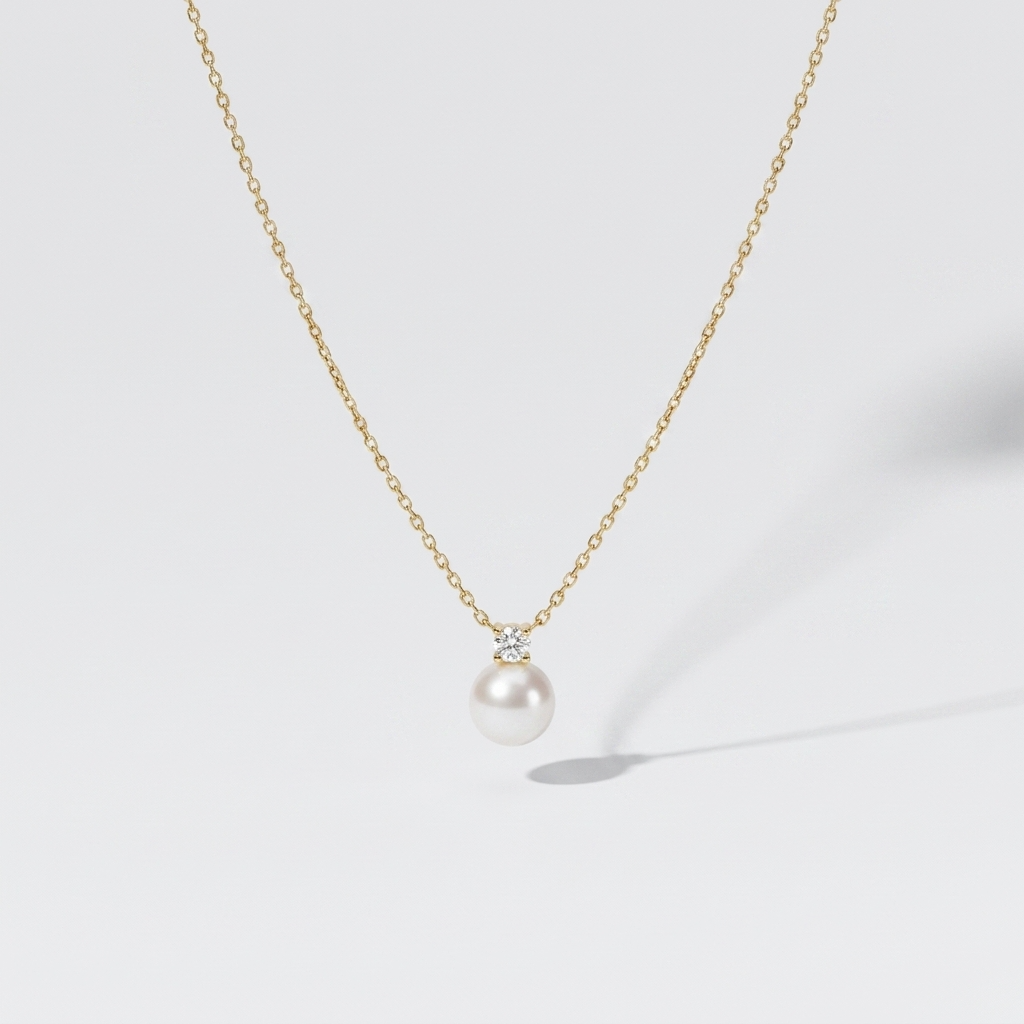 Amélie Classic Pearl Pendant with 14K gold finish