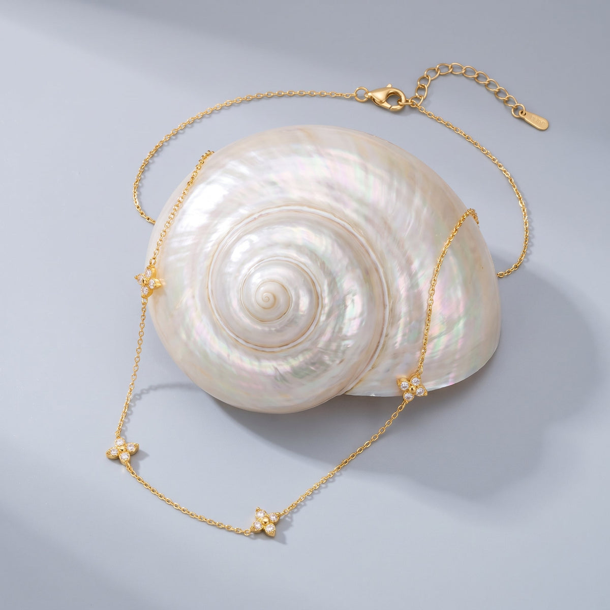 Noemi Four-Petal Floral Gold Necklace