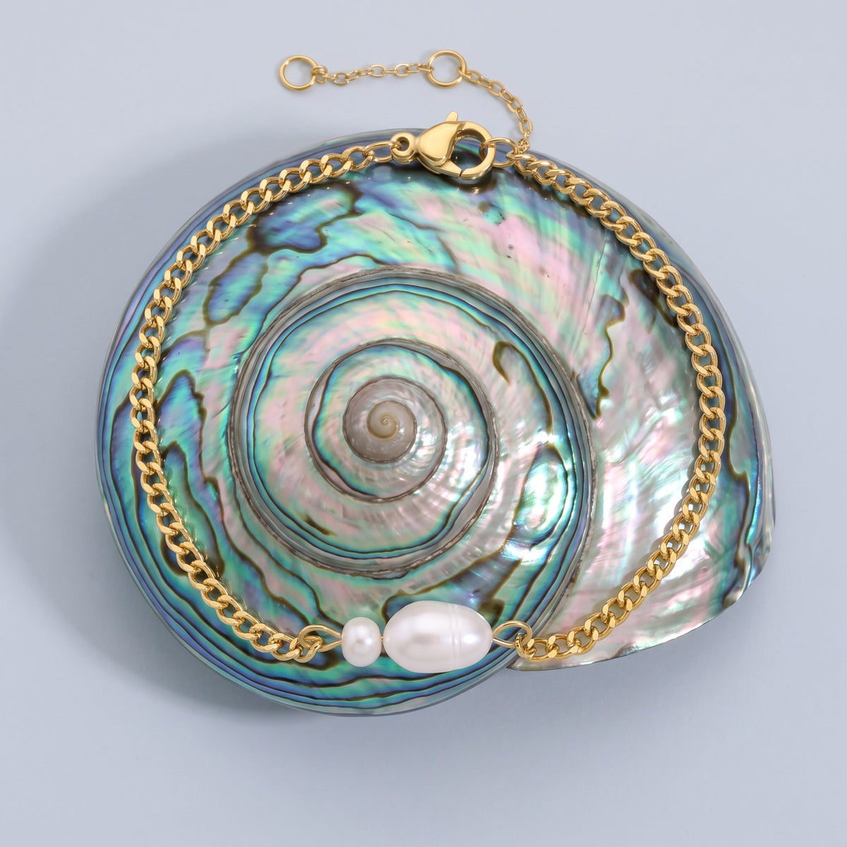 Noemi Pearl Gold Chain Bracelet