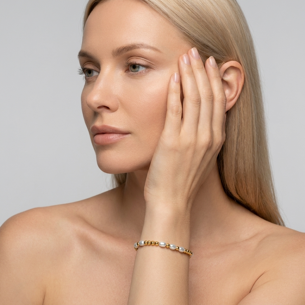Chloe Beads & Pearls Bracelet with luminous pearl accents