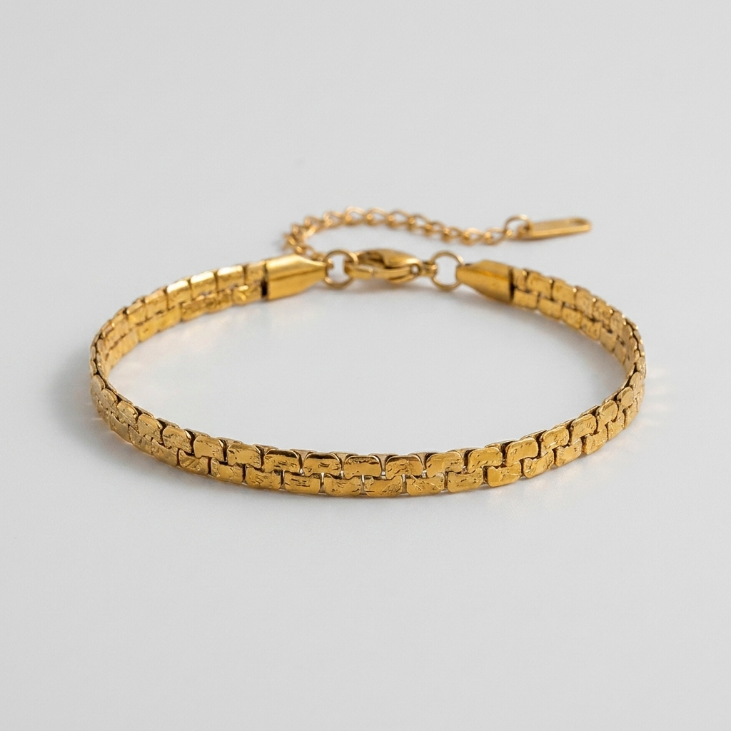 Emma Link Gold Bracelet in 18K Gold Finish