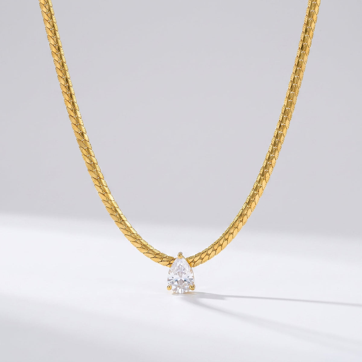 Vittoria Pear Zircon Gold Necklace