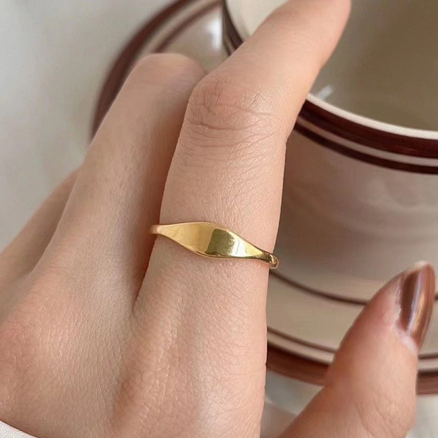 Élodie Minimal Signet Ring