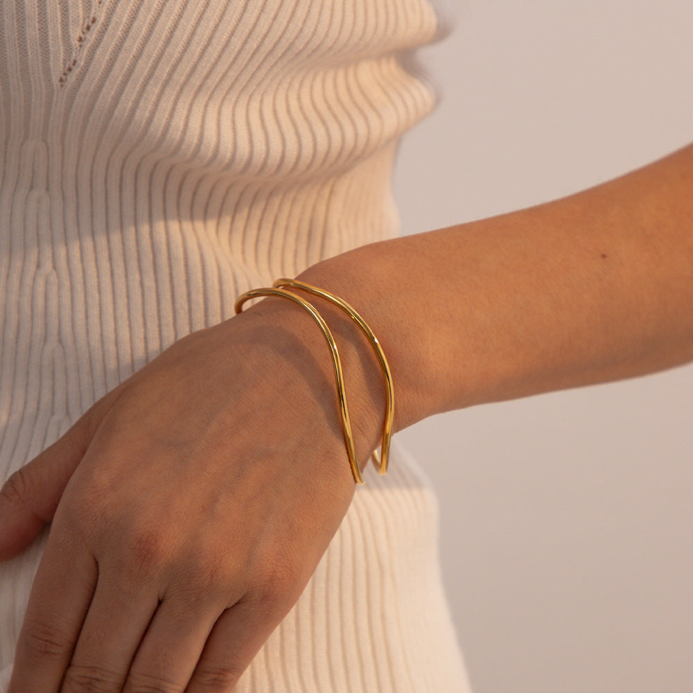 Dakota Gold Bangle