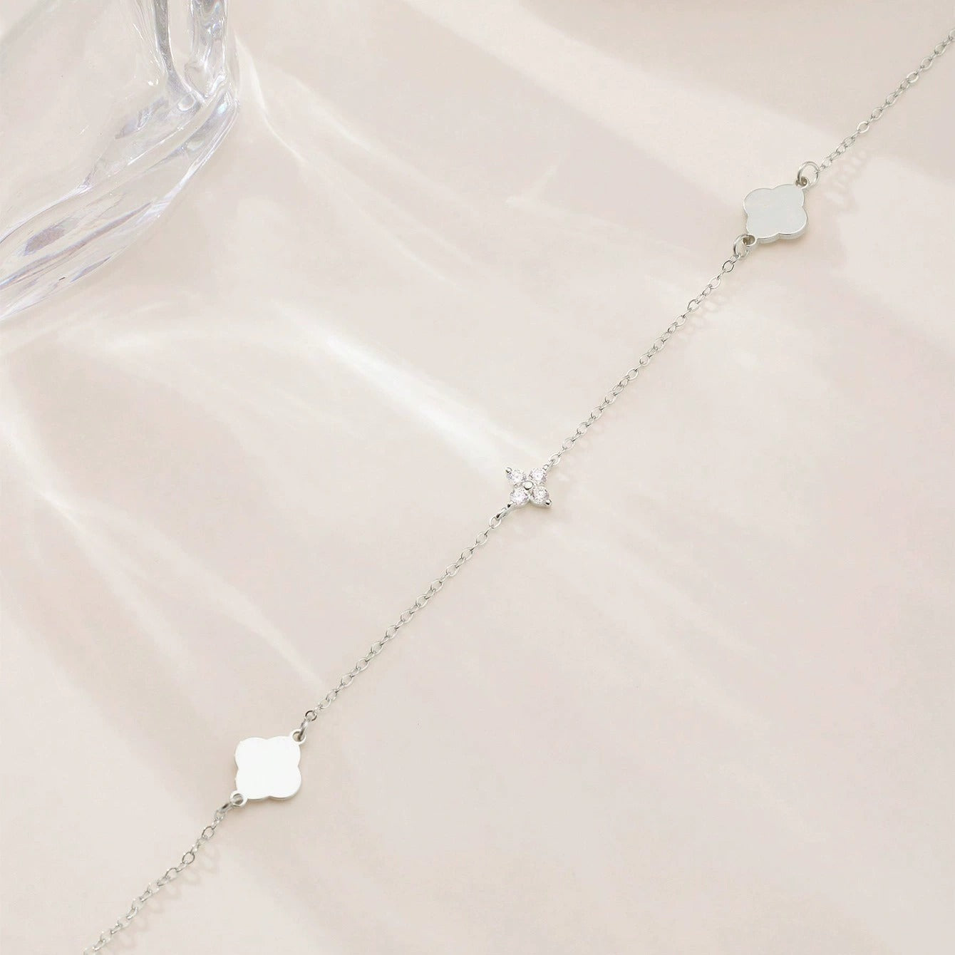 Inès Crystal Clover Necklace