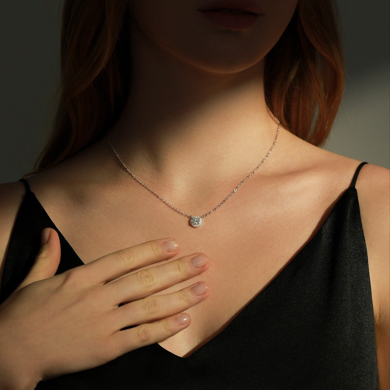 Olivia Cercle Halo Necklace