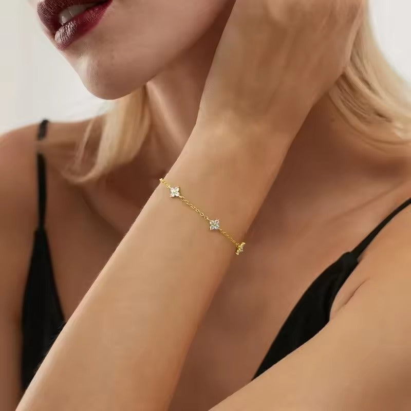 Chloe Cluster Clover Bracelet