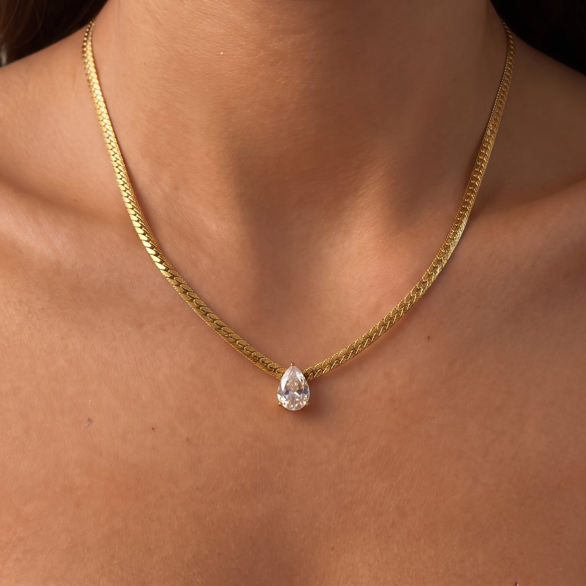Vittoria Pear Zircon Gold Necklace