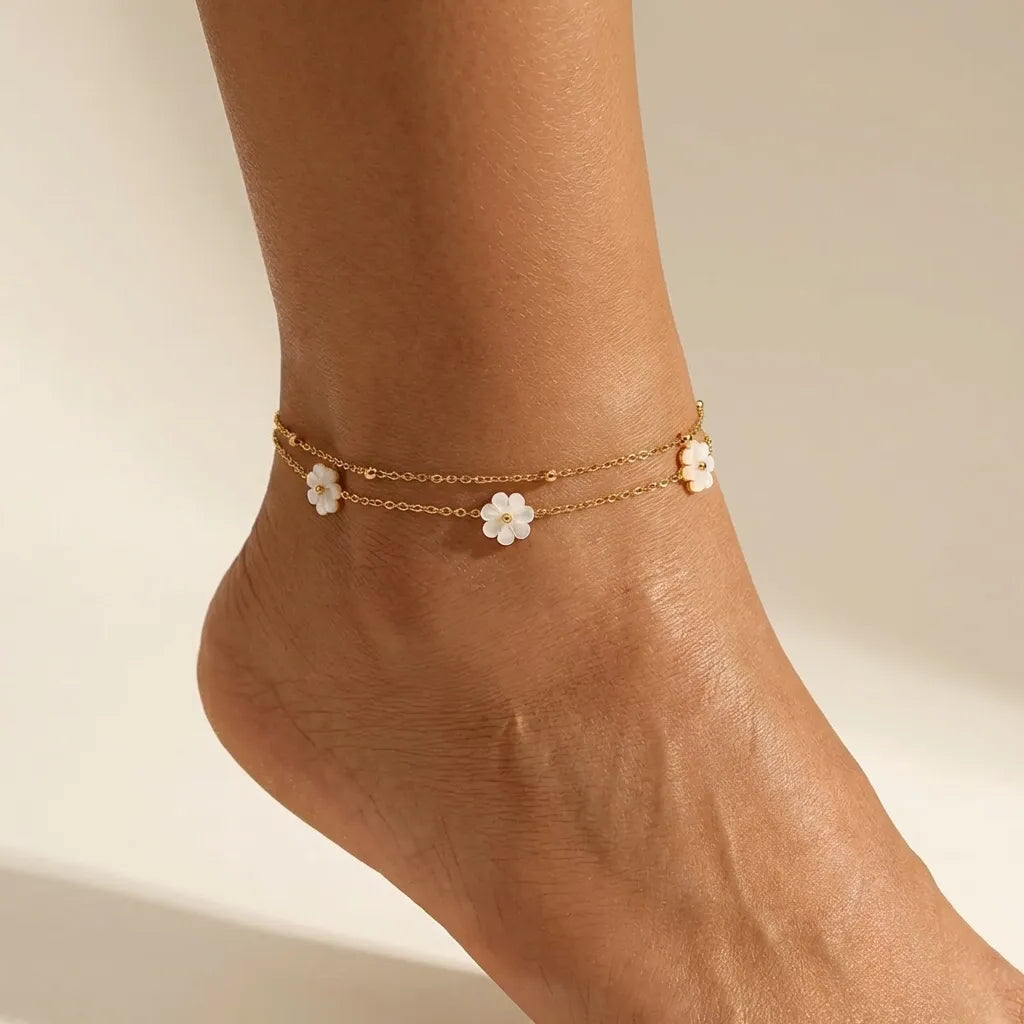 Camille White Flower Anklet