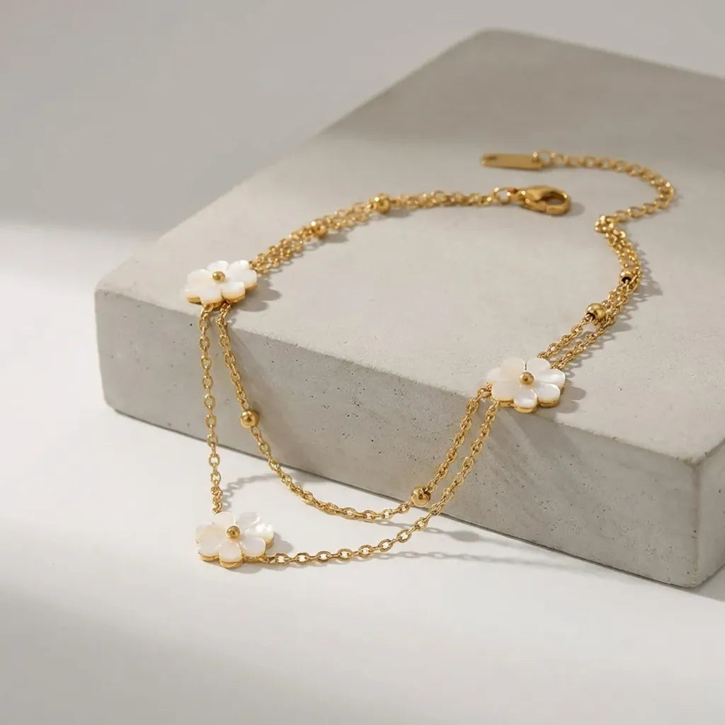 Camille White Flower Anklet