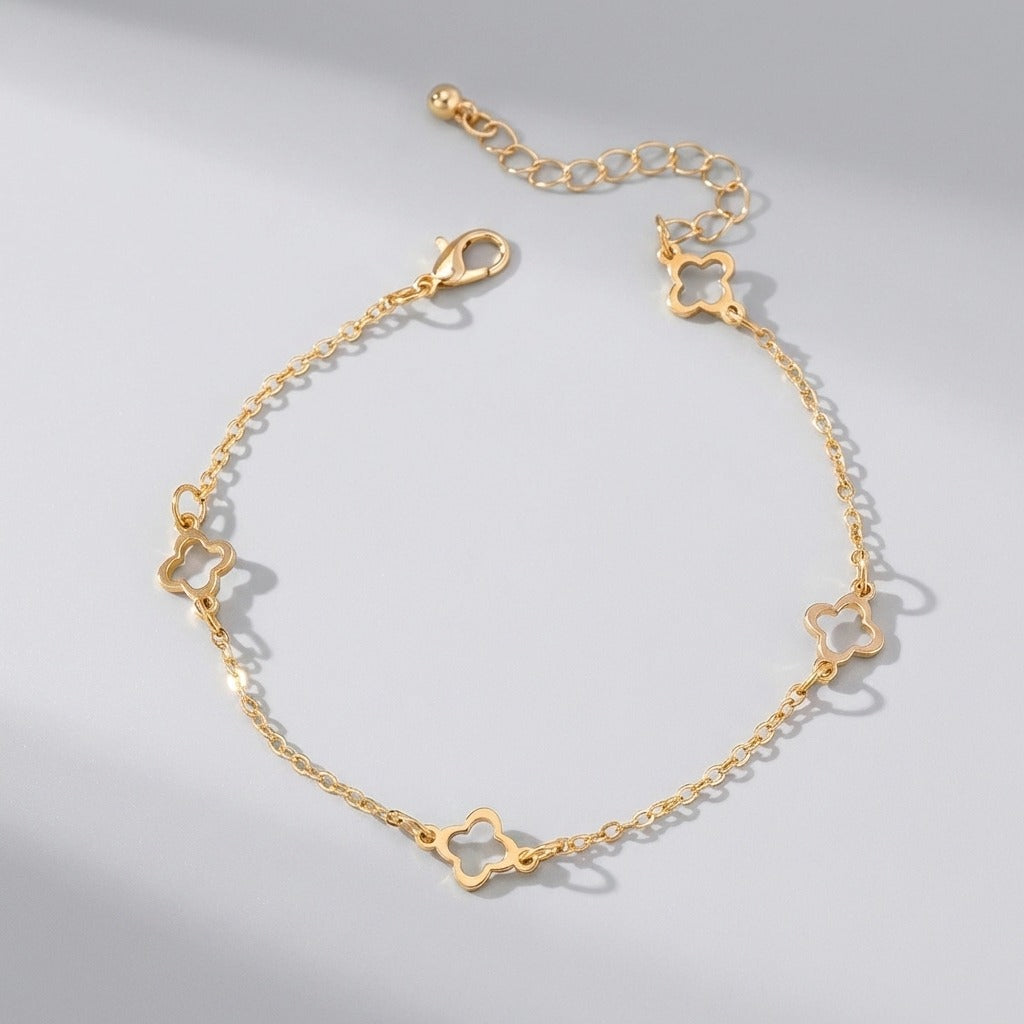 Mia Gold Clover Anklet