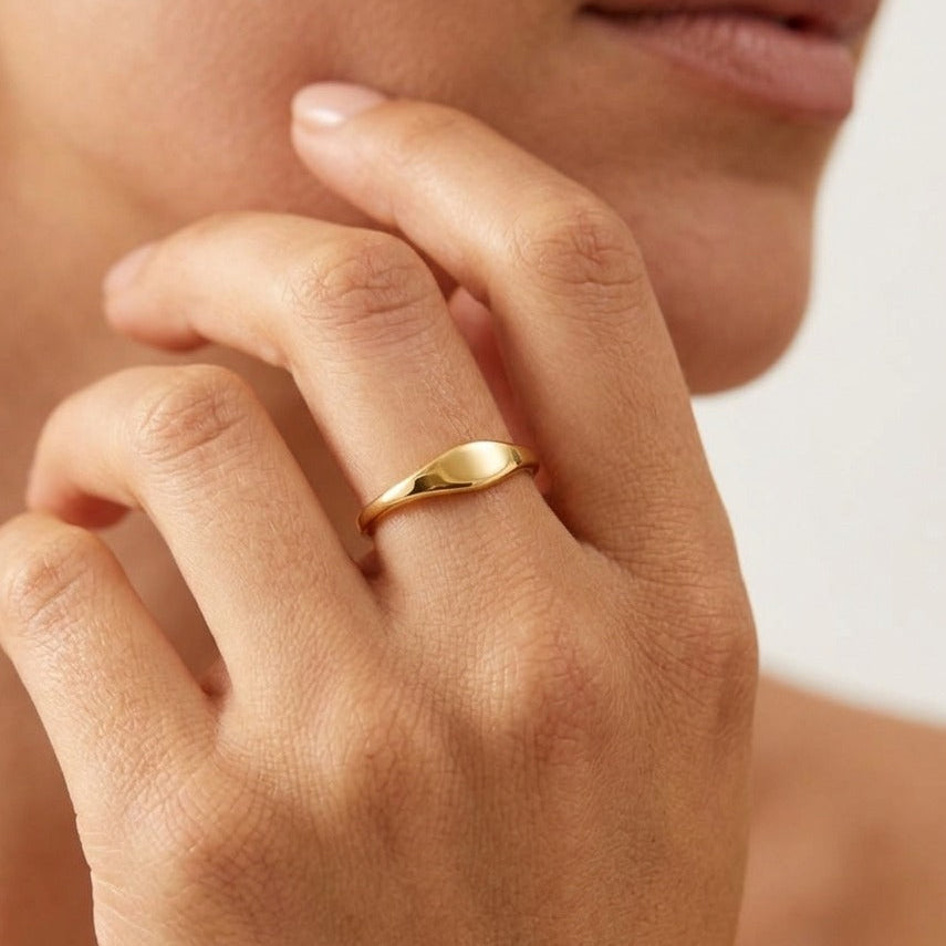 Olessia Minimal Signet Ring