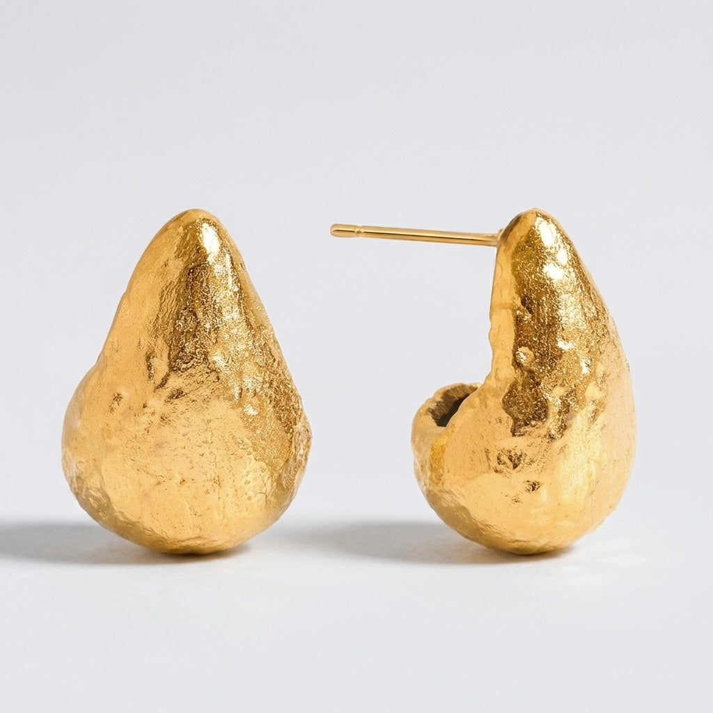 Élise Sculpted Drop Gold Earrings