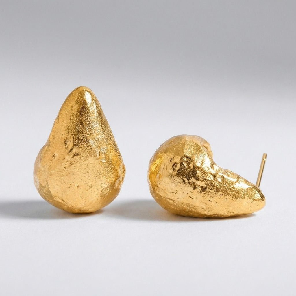 Élise Sculpted Drop Gold Earrings