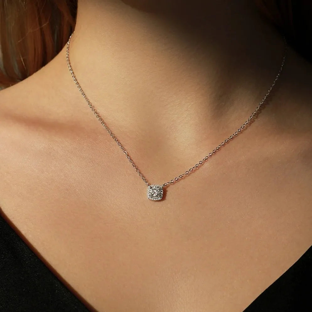 Olivia Escouade Halo Necklace