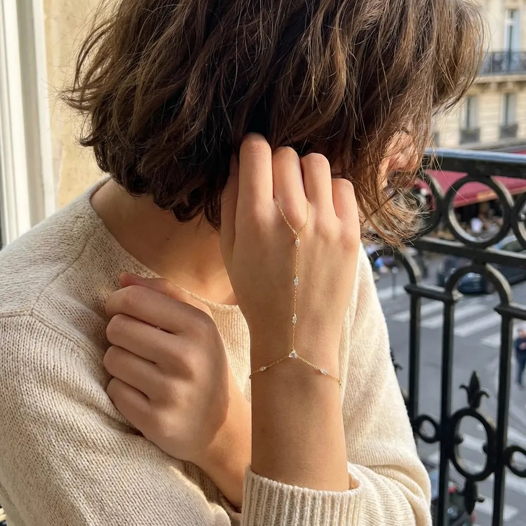 Amélie Crystal Hand Chain
