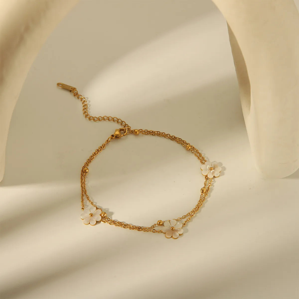 Camille White Flower Anklet