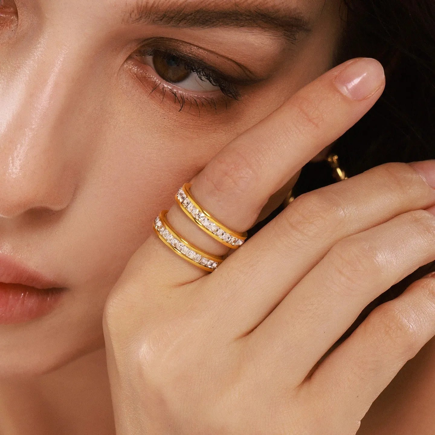 Unna Crystal Line Ring