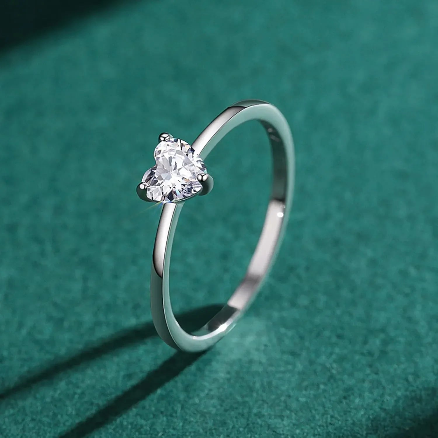 Léa Crystal Heart Ring with Premium Zircon Stones