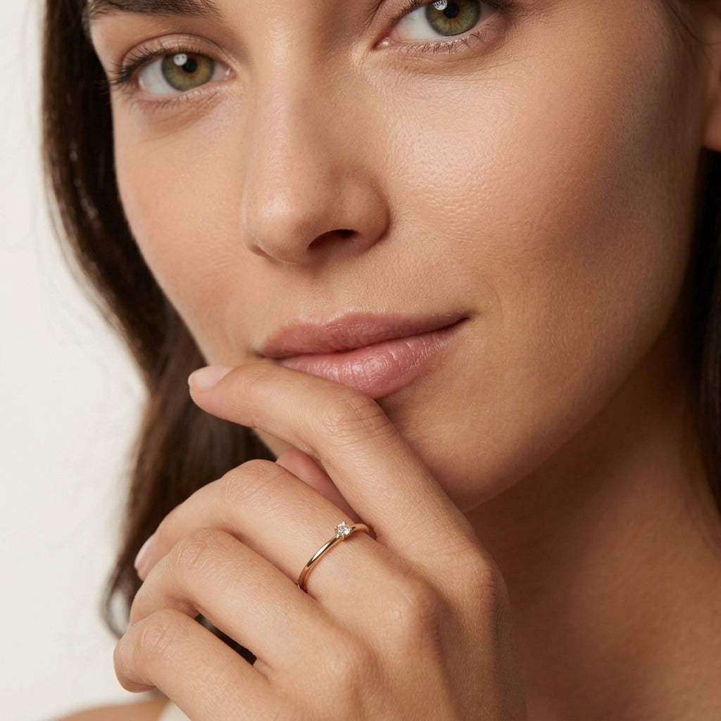 Léa Solo Ring in 14K Gold Finish with Premium Zircons
