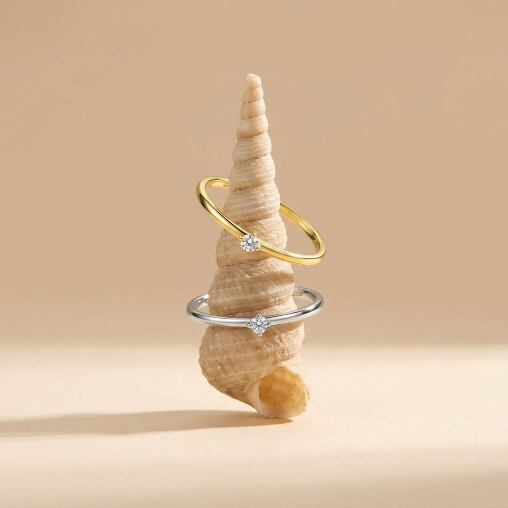 Léa Solo Ring in 14K Gold Finish with Premium Zircons