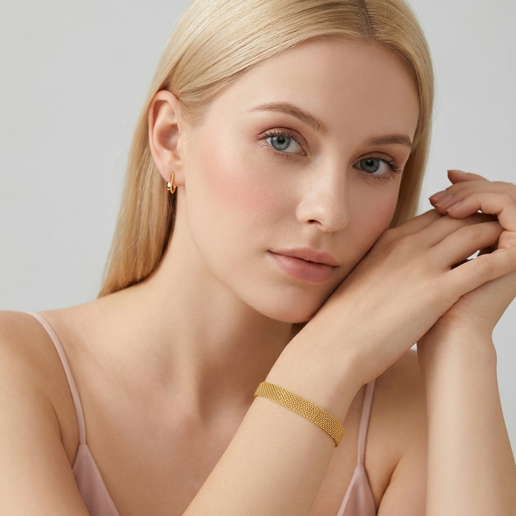 Élise Gold Mesh Bracelet in 18K Gold Finish